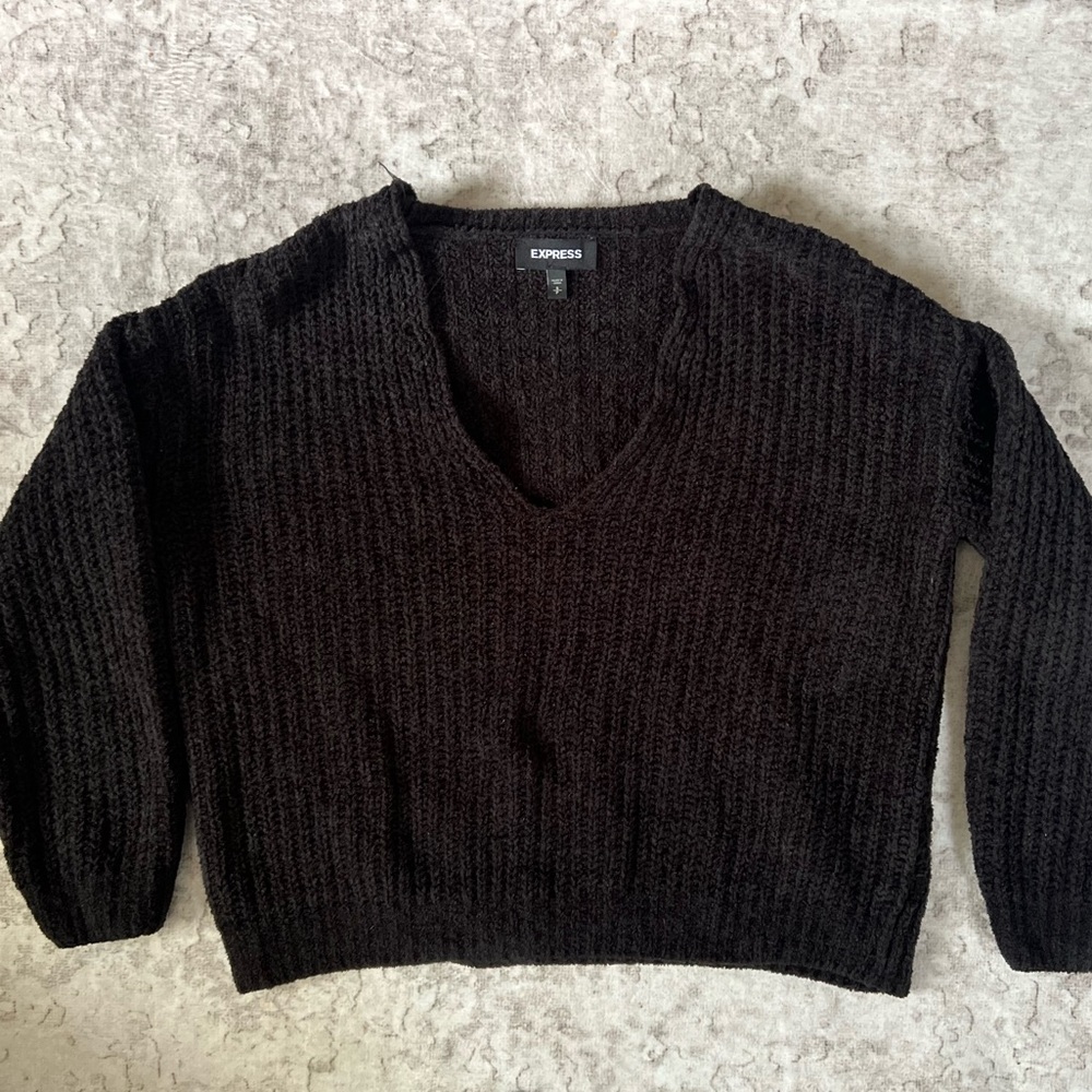 Express Black V-Neck Semi Cropped Sweater